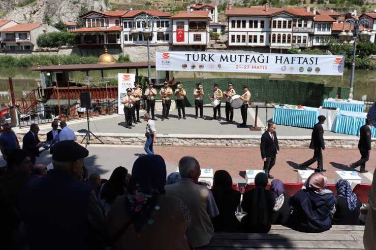 Amasya'da "Türk Mutfağı Haftası"nda Vali ve Belediye Başkanı "şehzade kebabı" yaptı
