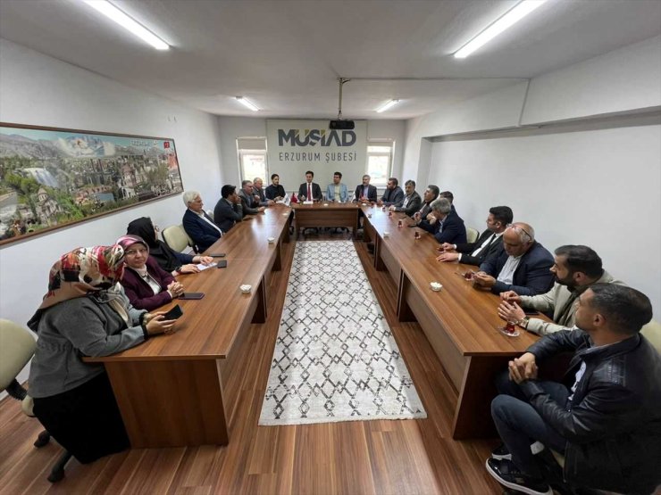 Erzurum'da MÜSİAD üyeleri ile İranlı iş insanları, ticari ilişkilerin geliştirilmesi için görüştü