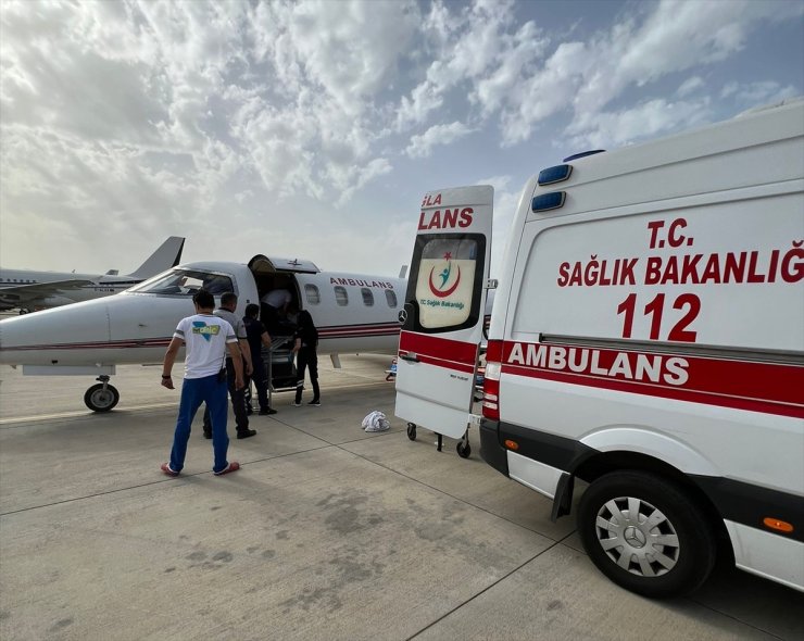 Muğla'da ambulans uçak omurga kırığı bulunan genç için havalandı