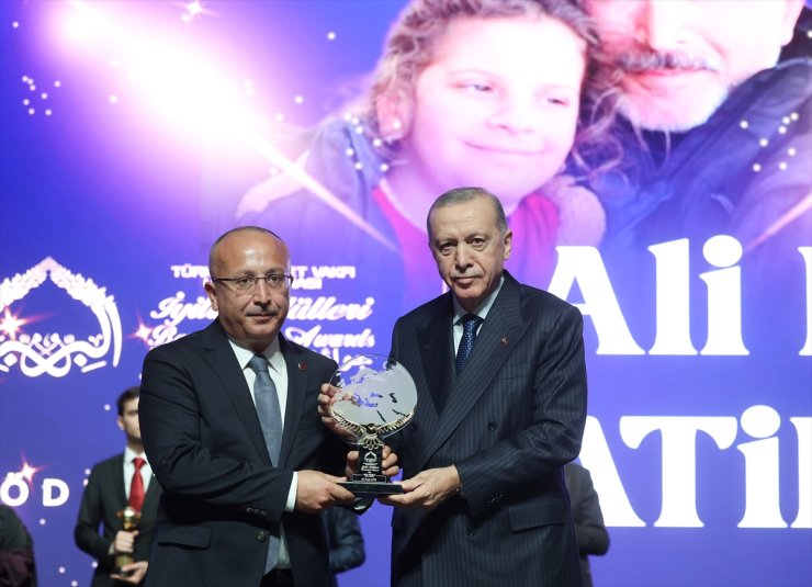 Cumhurbaşkanı Erdoğan, Uluslararası İyilik Ödülleri Töreni'nde konuştu: (3)