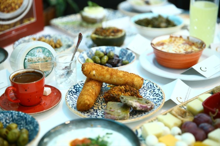 Azerbaycan'da Ege mutfağı tanıtıldı