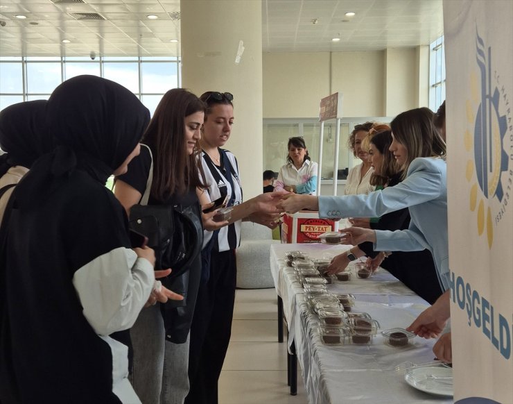 Tekirdağ'da öğrencilere "Türk Mutfağı Haftası" kapsamında Hayrabolu tatlısı ikram edildi