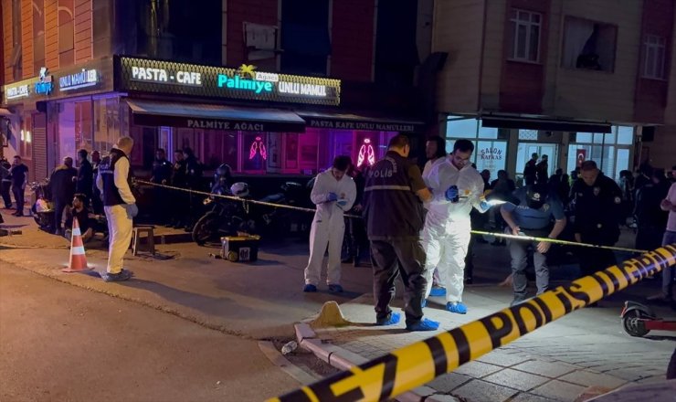 Üsküdar'da bir kafede silahla ateş açıldı