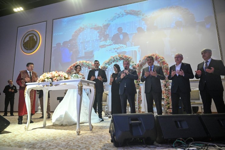 BBP Genel Başkanı Destici, Altındağ'da düğüne katıldı