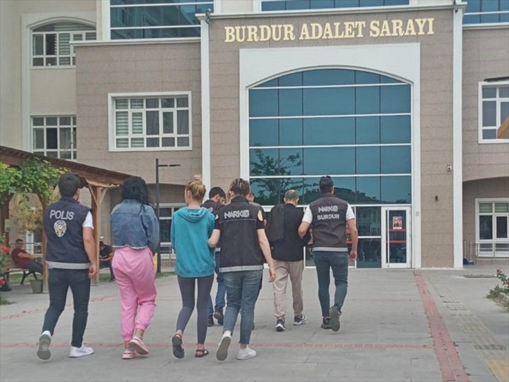 Burdur'da uyuşturucu operasyonunda 4 zanlı tutuklandı