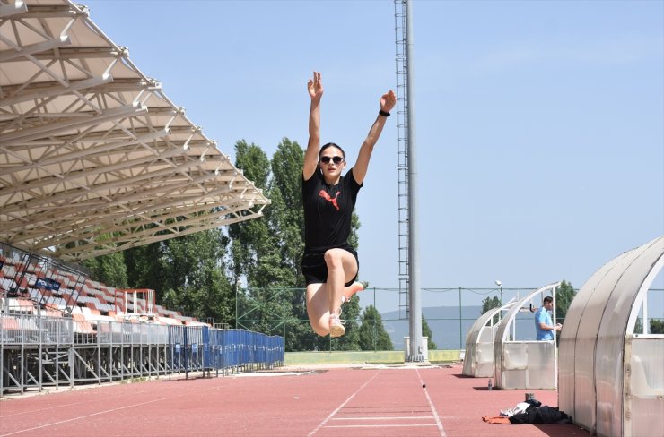 Mısır'dan altın madalyayla dönen milli atlet Hayriye Nur, Balkan Şampiyonası'na hazırlanıyor