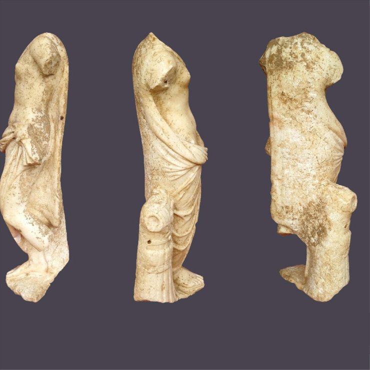 Aspendos Antik Kenti'nde Roma İmparatorluk dönemine ait iki heykel bulundu
