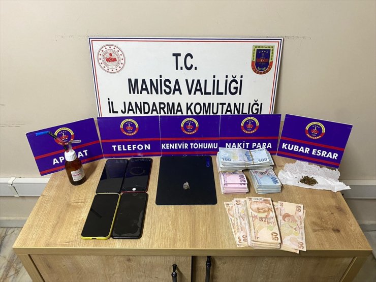 Manisa'da uyuşturucu operasyonlarında yakalanan 5 zanlı tutuklandı