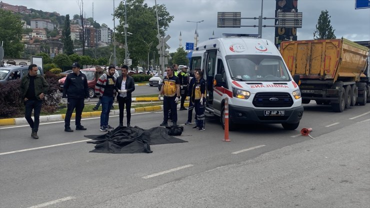 Zonguldak'ta yaya geçidinde kamyonun çarptığı kadın öldü