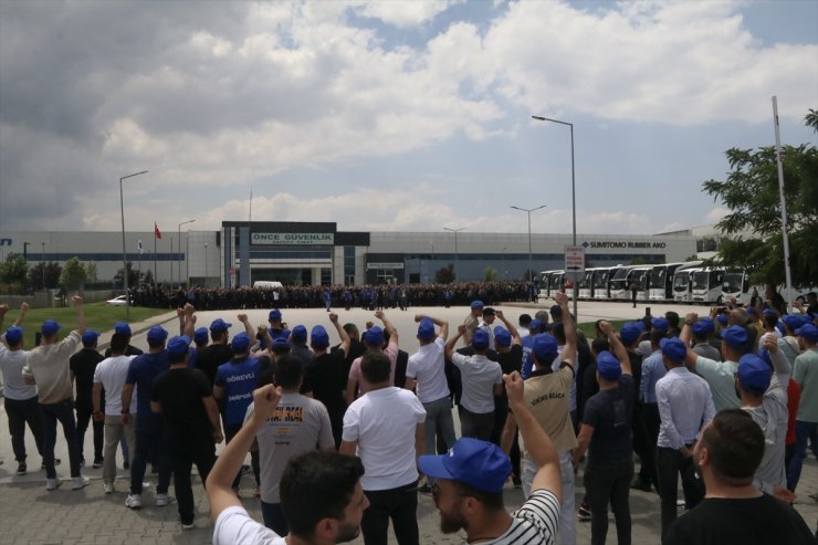 Çankırı'da lastik fabrikası işçileri greve gitti