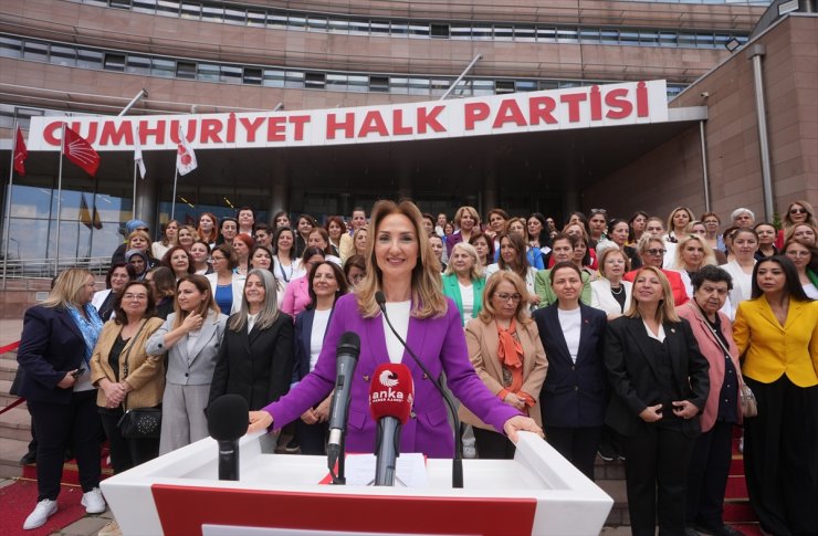 CHP'li Nazlıaka, kadın kolları genel başkanlığına yeniden aday olduğunu açıkladı: