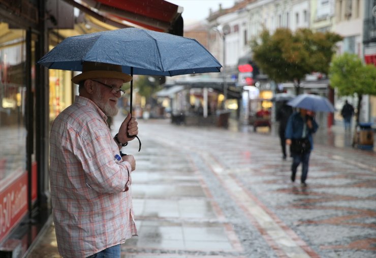 Edirne'de sağanak etkili oluyor