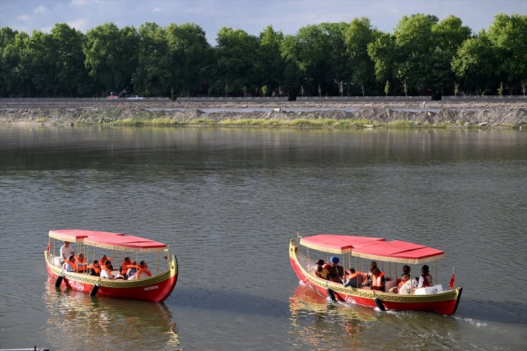 Meriç Nehri'nde kayıklarla turistik gezi başladı