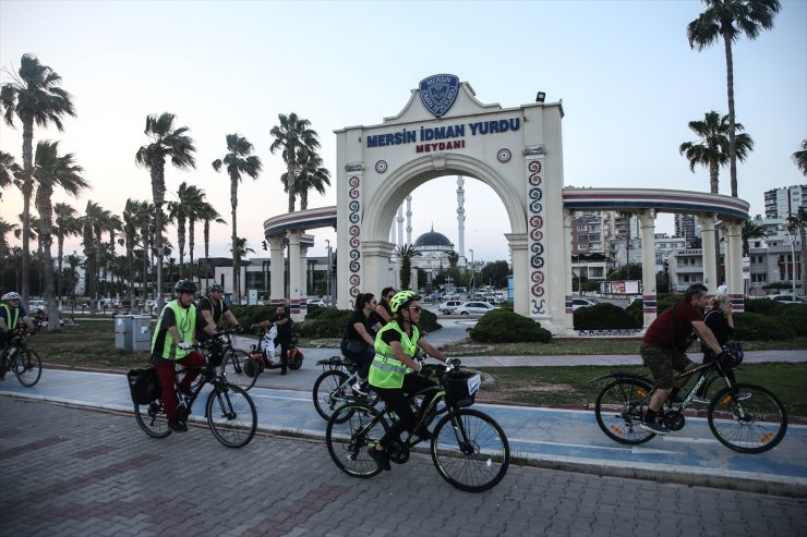 Mersin'de bisikletçinin trafik kazasında öldüğü yere "beyaz bisiklet" bırakıldı