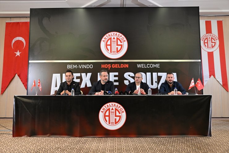 Antalyaspor'da teknik direktörlüğe getirilen Alex'in hayali büyük:
