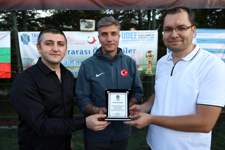 Edirne'deki Dünya Kardeşlik Futbol Turnuvası'nın finalini Özgür Yankaya yönetti