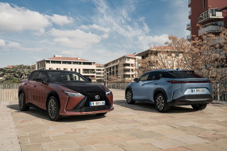 Lexus, tamamen elektrikli RZ 450e'yi Türkiye'de satışa sundu