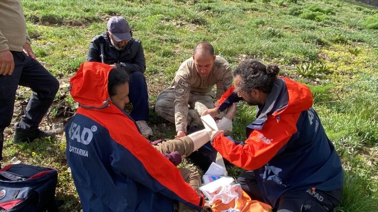 Tunceli'de mantar toplarken yaralanan kadın askeri helikopterle hastaneye ulaştırıldı