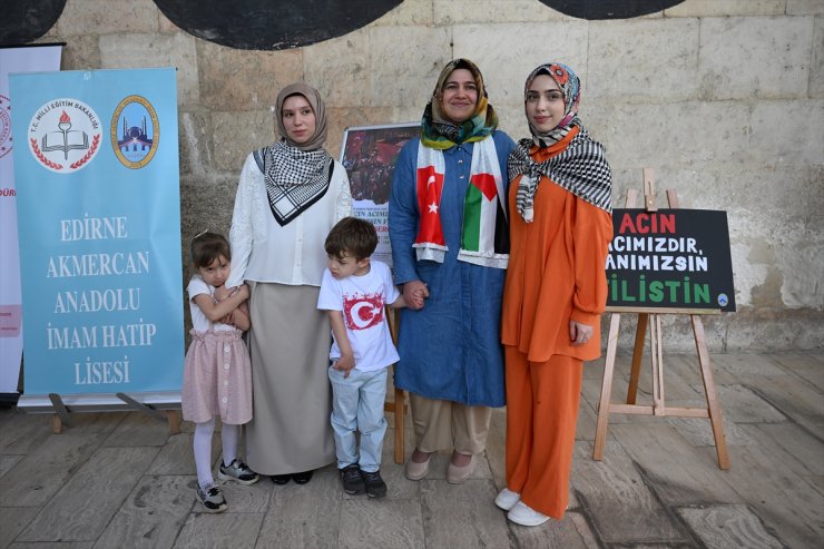 Edirne'de iki öğrencinin resimlerinden oluşan "Acın Acımızdır, Canımızsın Filistin" sergisi açıldı