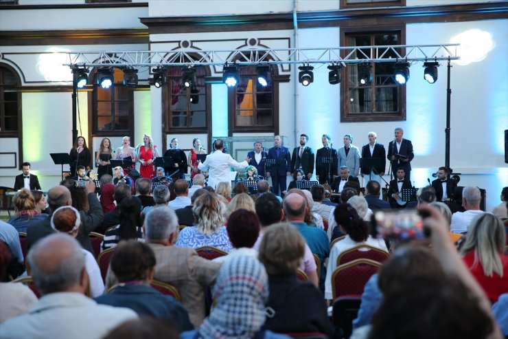 Edirne'de "Türk Tangoları ve Kantoları Konseri" düzenlendi