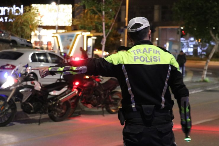 Erzurum'da 120 polisin katılımıyla "huzur" operasyonu yapıldı