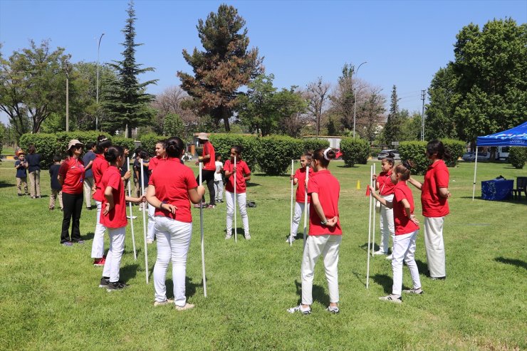 Gaziantep'te çocuklar geleneksel oyunlarla güzel zaman geçirdi