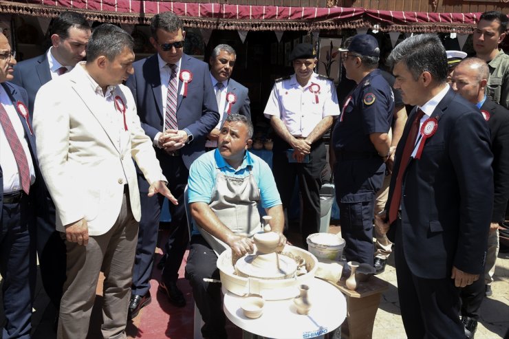 Alanya'da "İşyurtları Ürün ve El Sanatları Fuarı" açıldı