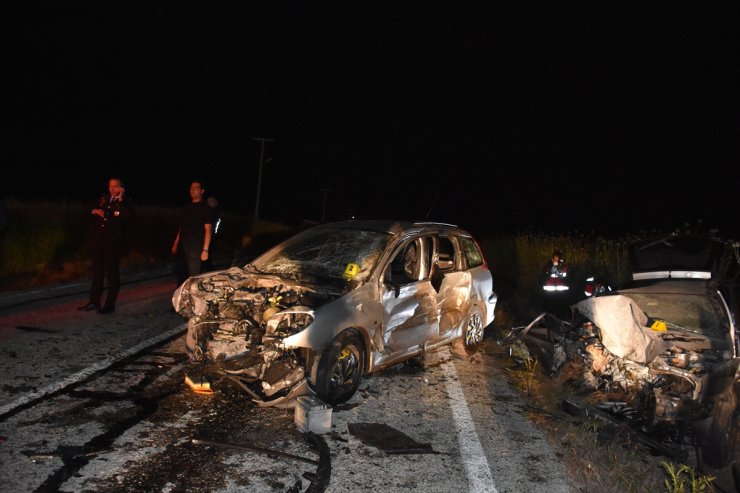 Tekirdağ'da 3 aracın karıştığı kazada 3 kişi öldü, 5 kişi yaralandı