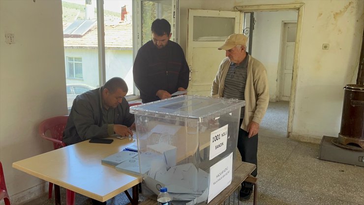 Kastamonu ve Çankırı'da seçimlerin iptal edildiği mahalle ve köylerde sandık başına gidildi