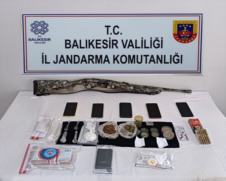 Balıkesir'de uyuşturucu operasyonunda 4 şüpheli tutuklandı