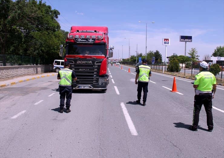 Kırıkkale'de kurbanlık taşıyan araçlar denetlendi