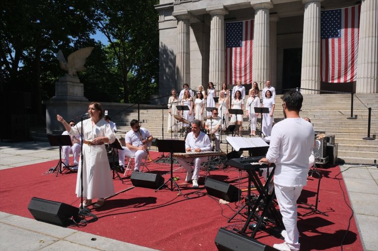 New York Atatürk Korosu Harlem'de konser verdi