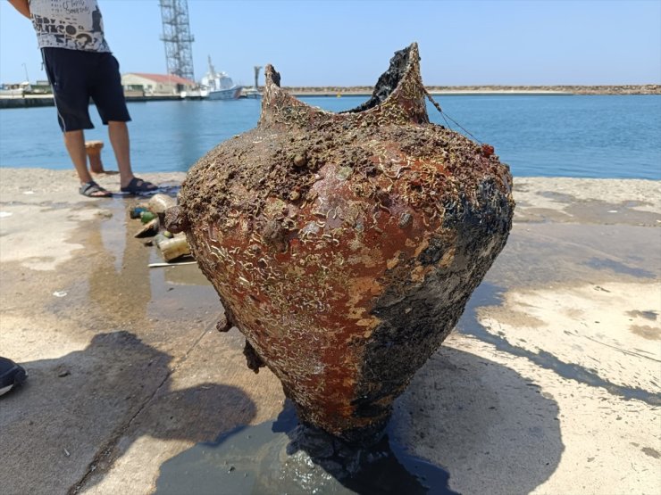 Enez Limanı'nda yapılan çevre temizliğinde amfora bulundu