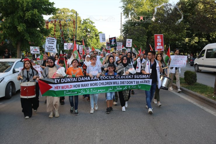 Gaziantep'te İsrail'in Filistin'e yönelik saldırıları protesto edildi