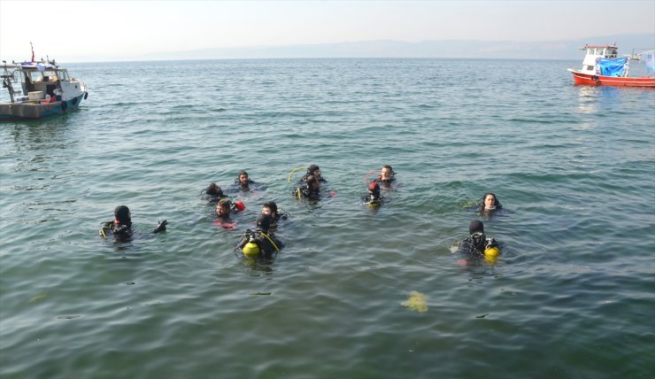 İzmit Körfezi'nde deniz dibi temizliği yapıldı