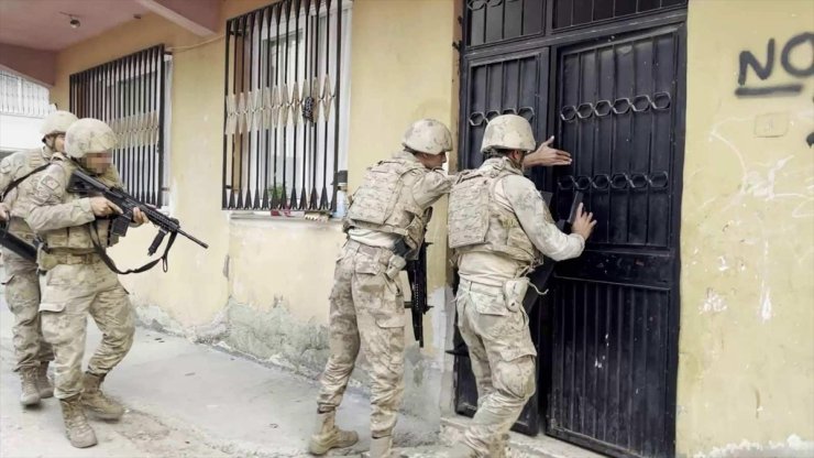 Mersin'deki PKK/YPG operasyonunda yakalanan 12 zanlıdan 6'sı tutuklandı