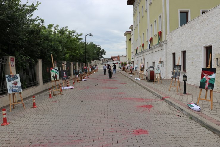 Üsküp'teki Uluslararası Balkan Üniversitesi öğrencilerinden Filistin’e destek gösterisi