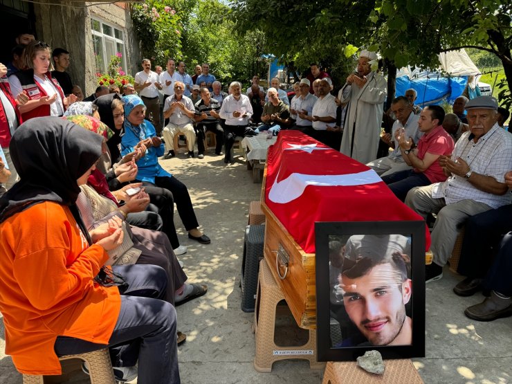 Zonguldak'ta madendeki göçükte ölen işçi Bartın'da son yolculuğuna uğurlandı