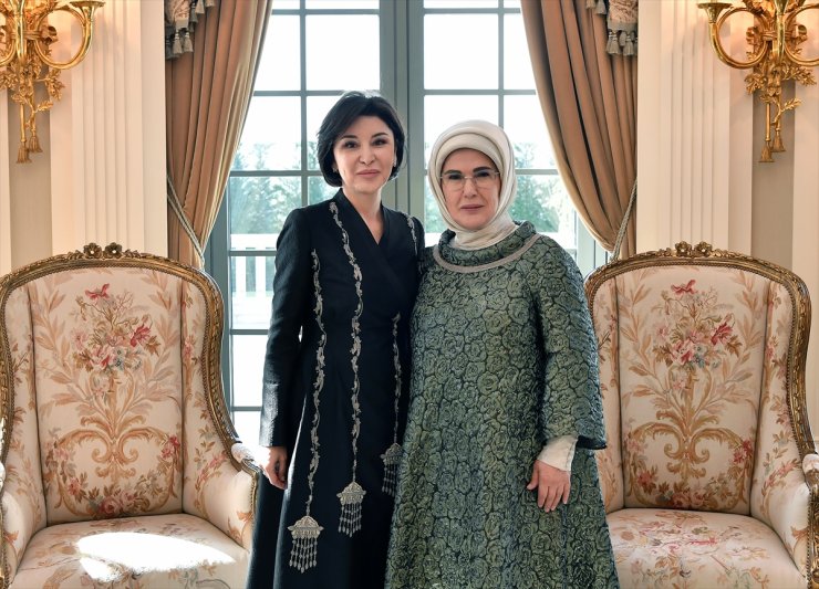 Emine Erdoğan, Özbekistan Cumhurbaşkanı Şevket Mirziyoyev'in eşi Ziroat Mirziyoyeva ile bir araya geldi