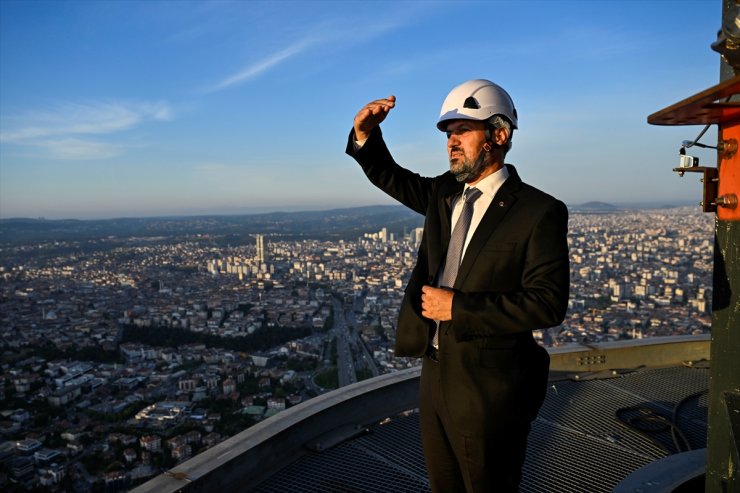 İstanbul Müftülüğü Çamlıca Kulesi'nden Ay'ı gözlemledi