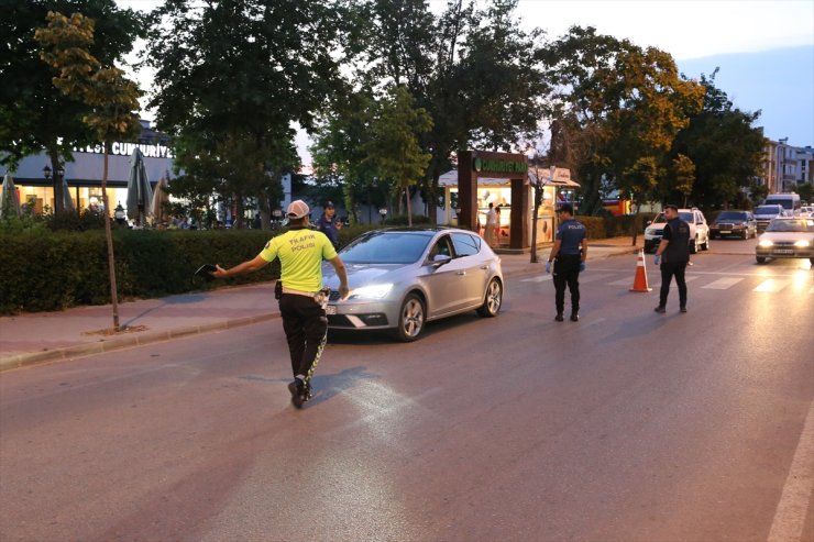 Edirne'de aranan 4 şüpheli asayiş uygulamasında yakalandı