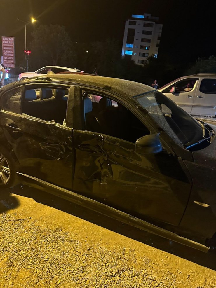 Adana'da otomobil ile motosikletin çarpıştığı kazada 3 kişi yaralandı