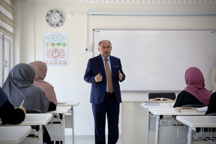 Hafızlar aldıkları eğitimle "donanımlı" hale geliyor