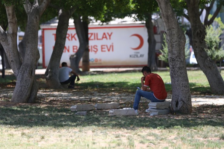 Doğu Akdeniz'deki bunaltıcı sıcaklar vatandaşlara zor anlar yaşatıyor