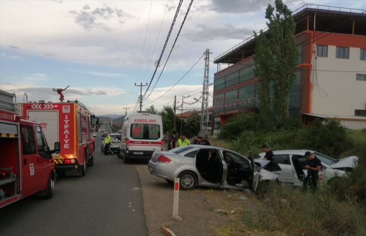 Malatya'da 2 trafik kazasında 8 kişi yaralandı