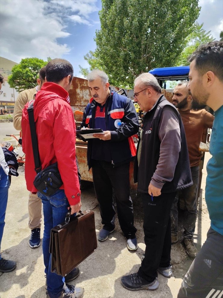 Selden etkilenen Divriği'de temizlik ve hasar tespit çalışması başlatıldı