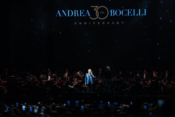 Ünlü İtalyan tenor, söz yazarı ve besteci Andrea Bocelli, İstanbul'da konser verdi