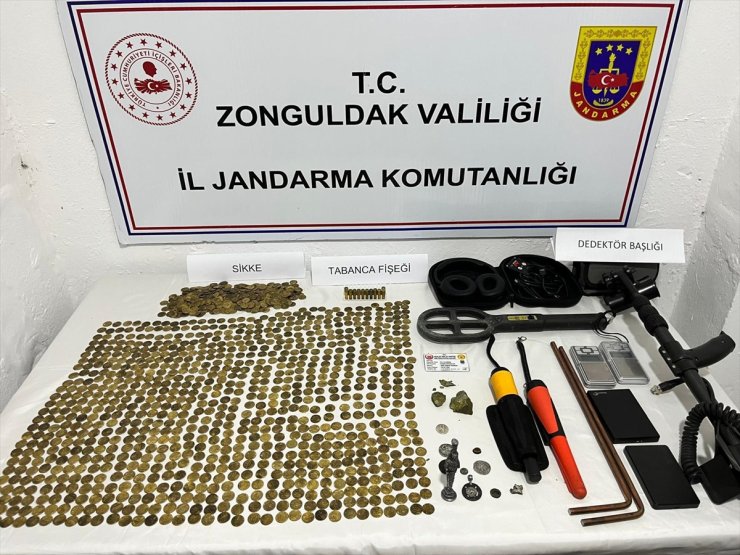 Zonguldak'ta tarihi eser niteliğinde 1277 sikke ile objeler ele geçirildi