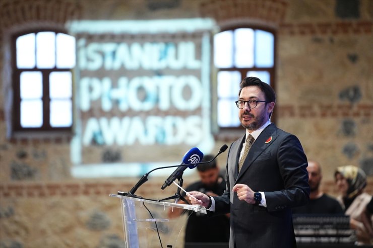 İstanbul Photo Awards 10. yıl sergisi Rami Kütüphanesi'nde açıldı