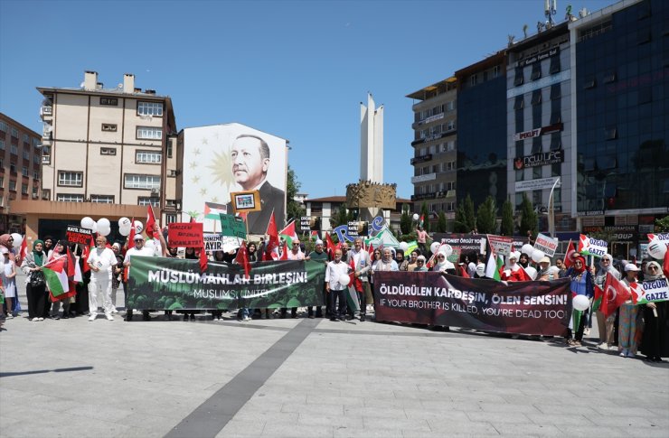 Rize'de öğretmen ve öğrenciler "sessiz yürüyüş"le İsrail'i protesto etti